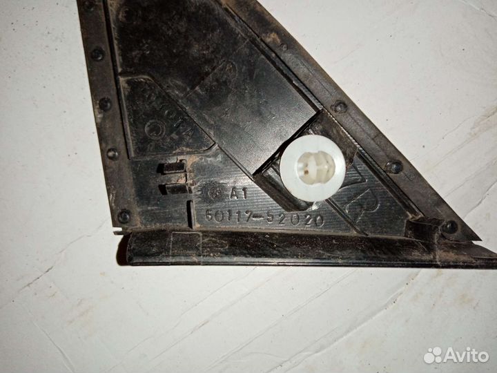 Уголок крыла правый Toyota Ist