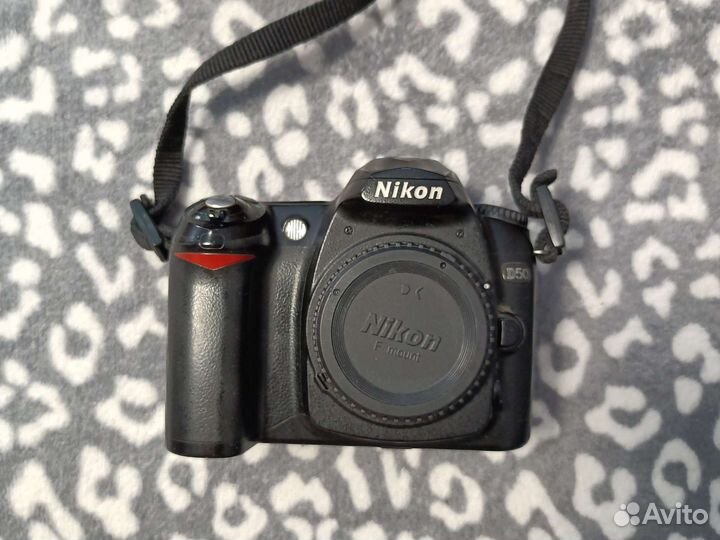 Зеркальный фотоаппарат Nikon