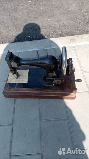 Швейная машинка singer