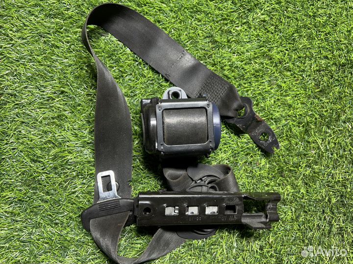 Ремень безопасности Volkswagen Polo