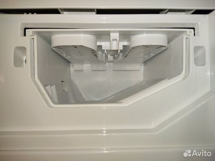 Стиральная машина узкая Hi WM5H10AE1W