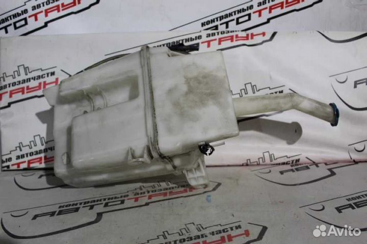 Бачок омывателя toyota avensis corolla ADT250. AZT