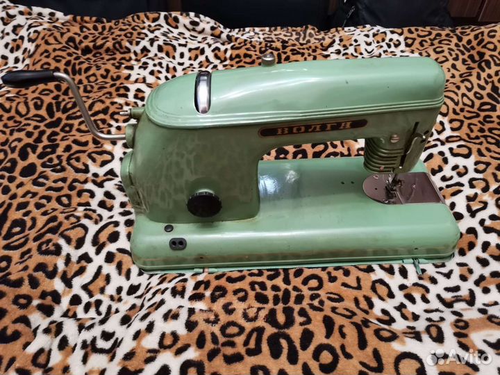 Швейная машина Волга