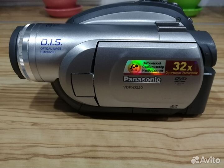 Видеокамера Panasonic vdr d220 ee