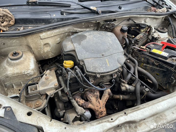 В разборе Renault Kangoo 1 2007г K7J700 JB3960