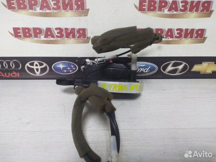 Замок двери передний правый Nissan X-Trail NT32