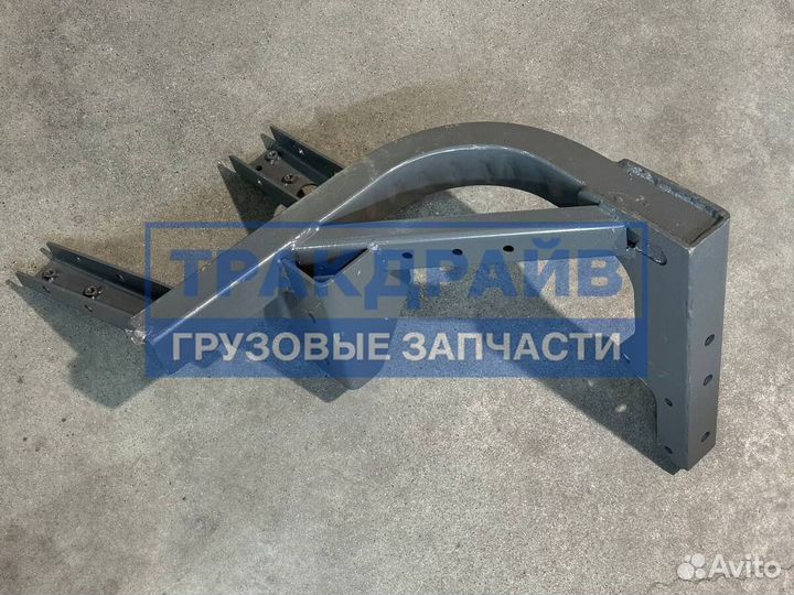 Кронштейн правой подножки Ситрак C7H Хово TX