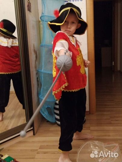 Костюм мушкетёра прокат