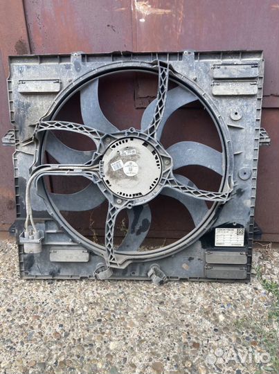 Вентилятор охлаждения радиатора Volkswagen Amarok