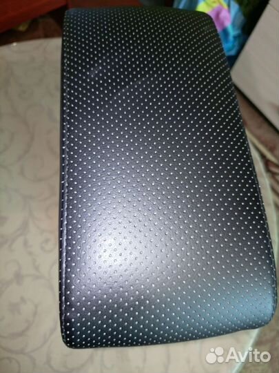 Подлокотник для авто