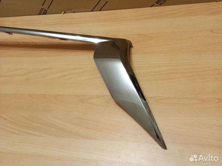 Тойота Прадо 150 хром фары правый 53147-60020