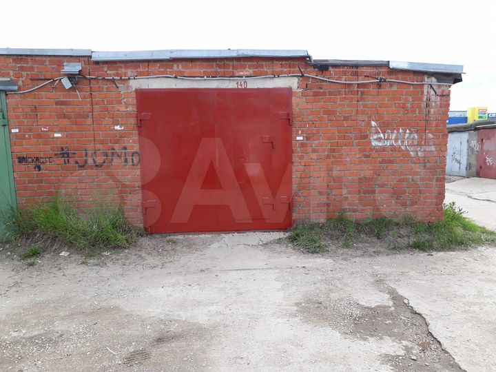 Гараж, > 30 м²