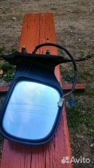 Зеркало правое Nissan Sirena