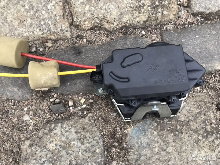 Замок багажника Mercedes S211 W211 универсал