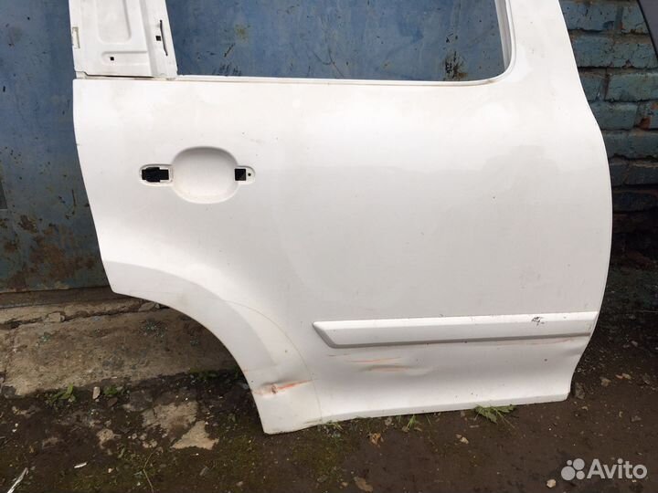 Skoda Yeti задняя правая дверь