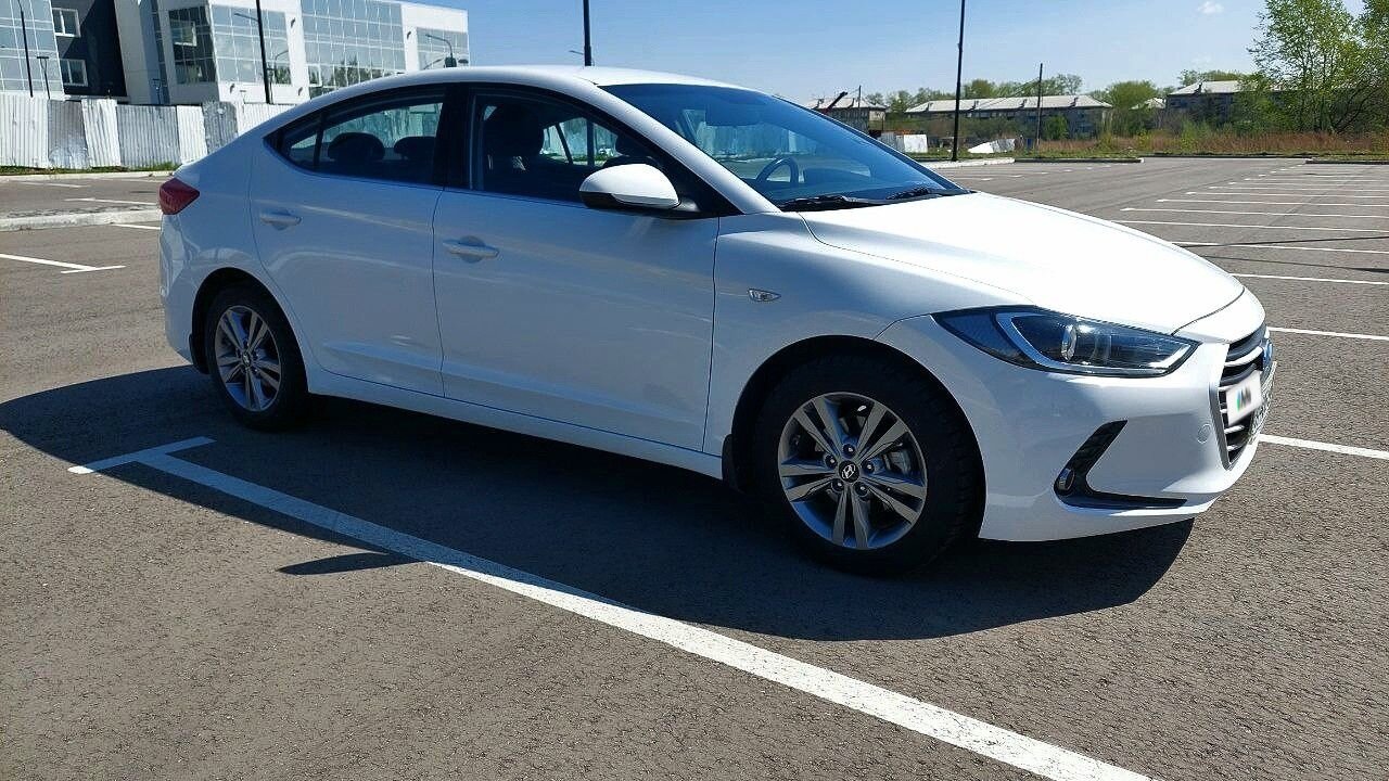 Hyundai Elantra: фото владельца