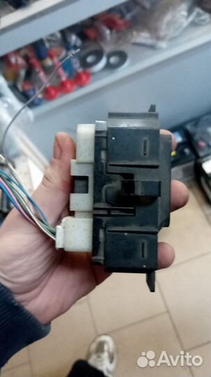 Кнопка стеклоподъемника Lexus Is 250