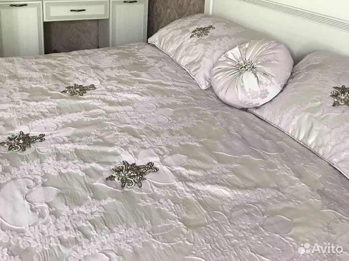 Шикарный спальный комплект