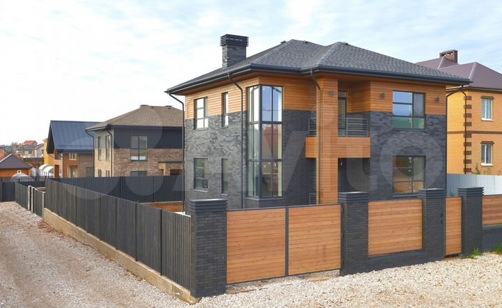 Дом 160 м² на участке 8 сот.