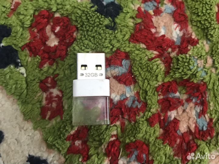 Xbox 360 +флешка 32 гб