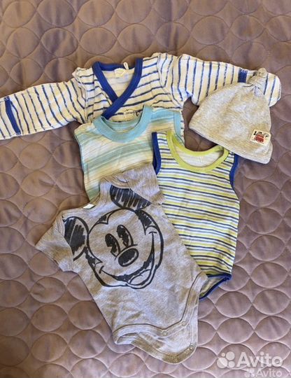 Коробка детских вещей