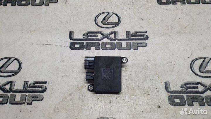 Блок управления вентиляторами передний Lexus