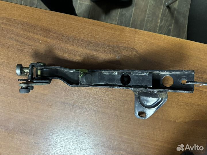 Ролик раздвижной двери delica PE8W/PD6W