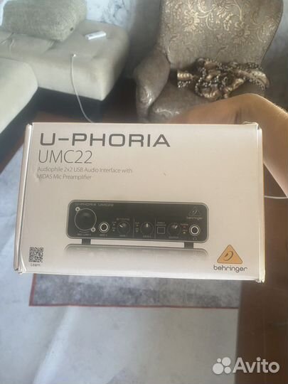 Звуковая карта behringer umc22
