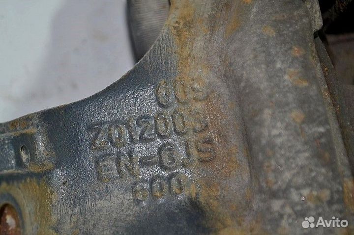 Суппорт переднего моста, правый iveco Stralis (01