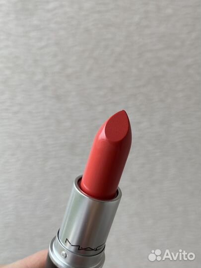 Коралловая помада Mac 120 vegas volt