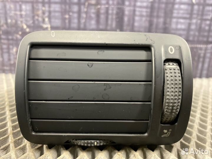 Воздуховод передний левый Volkswagen Passat