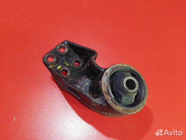 Кронштейн редуктора передний правый Suzuki Grand