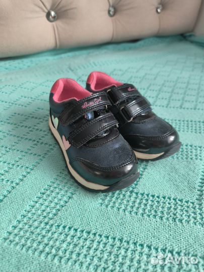 Кроссовки для девочки