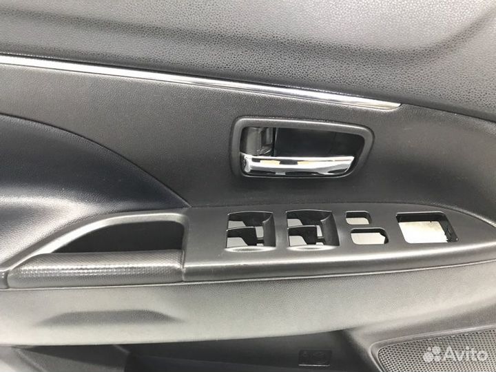 Обшивка двери задняя левая Mitsubishi Asx 2021