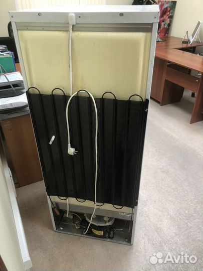 Холодильник Indesit T14R.024 (неисправен)