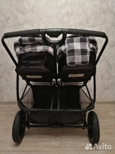 Коляска прогулочная для двойни или погодок