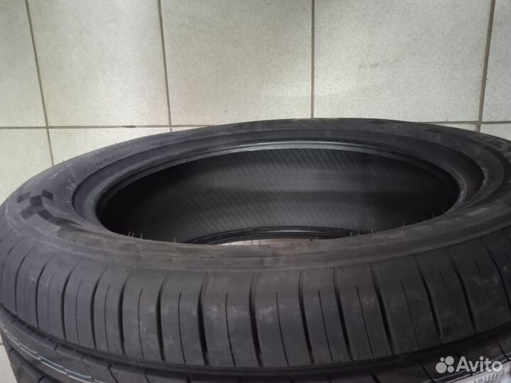 Kumho Ecsta HS52 225/50 R17 98W