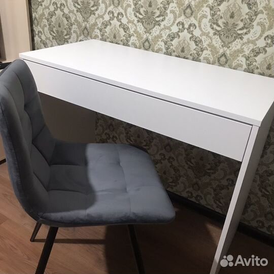 Стол и стул