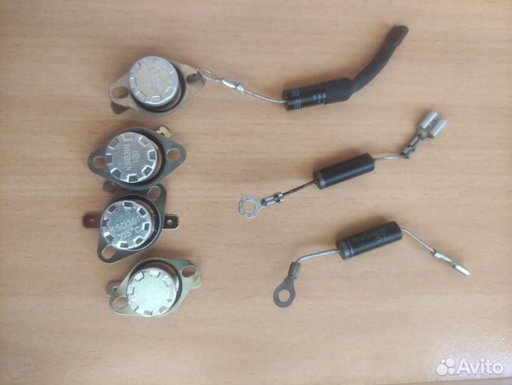 Конденсатор трансформатор и прочее