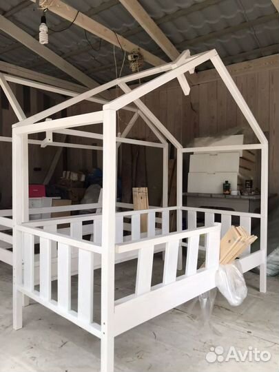 Детская кровать домик