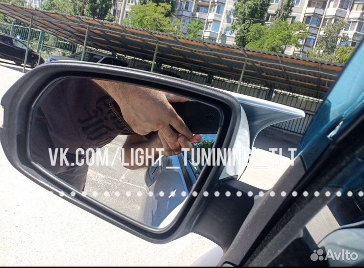 Накладки зеркал Веста Бмв стиль
