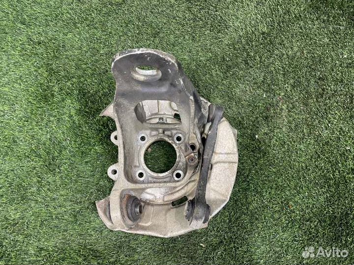 Кулак поворотный задний левый Bmw X5 E70 N52B30