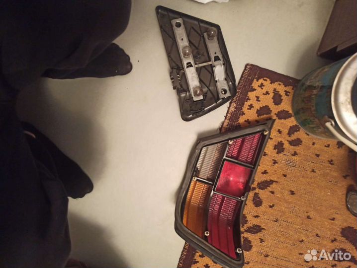 Фонарь задний 124 mercedes