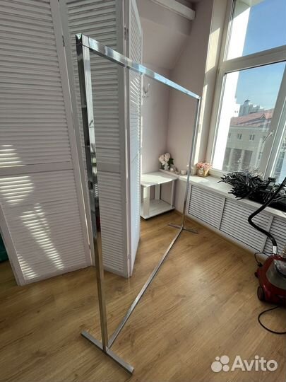 Вешало для одежды напольное