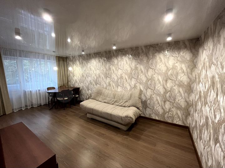 3-к. квартира, 65 м², 2/5 эт.