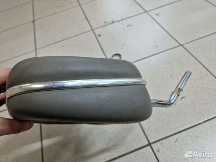 Подголовник серая кожа Ауди 100 С3 (44)