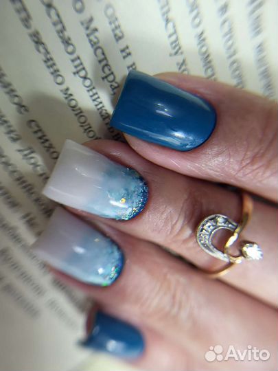 Модель на маникюр