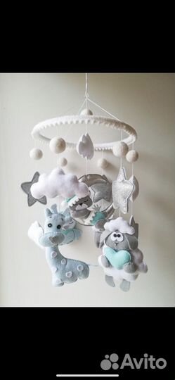 Мобиль на кроватку из фетра