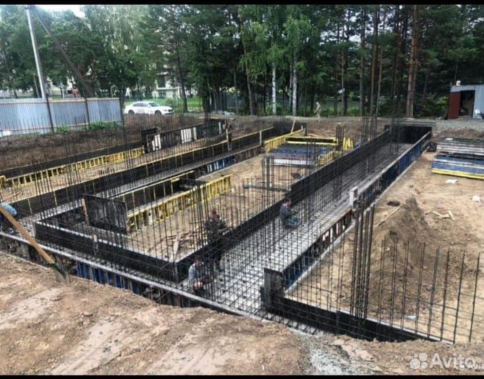 Бригада строителей