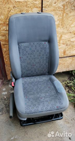 Сиденье водительское VW T5 Transporter
